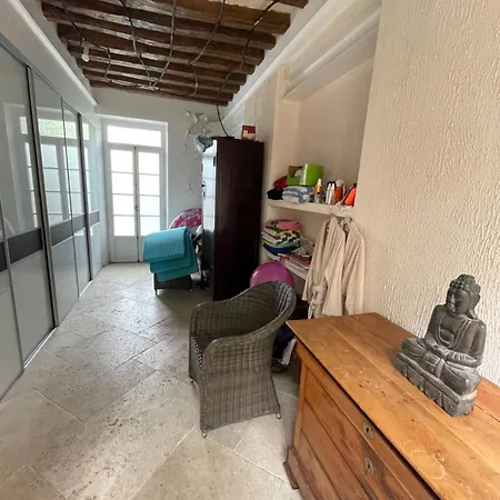 Le Grand Logis Du Chateau De Ste Genevieve-3 Chambres-salon-cuisine-terrasse-barbecue-100 M2 Pour 6 A 8-havre De Paix-3ha A 3km De Giverny-parc Naturel Du Vexin-piscine En Ete-en Sus Massages-jacuzzi-sauna-hammam-fitness-ballades En 2cv-velo-cheval-a Holiday home *